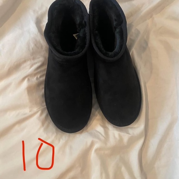 Cushionaire Memory Foam Black Furry Short Boots 10 (NEW) - Picture 2 of 5